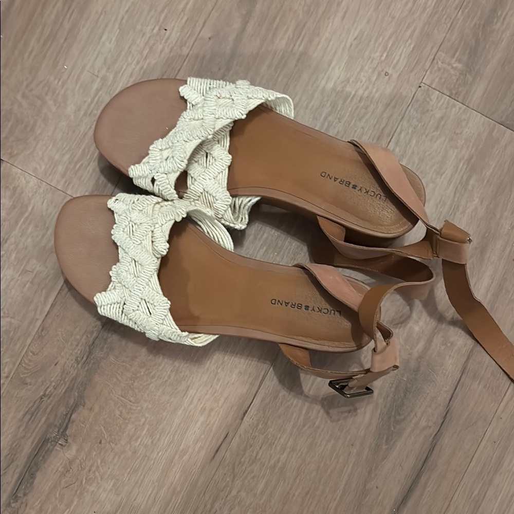 Lucky Brand Women's Woven Cream and Tan Sandals